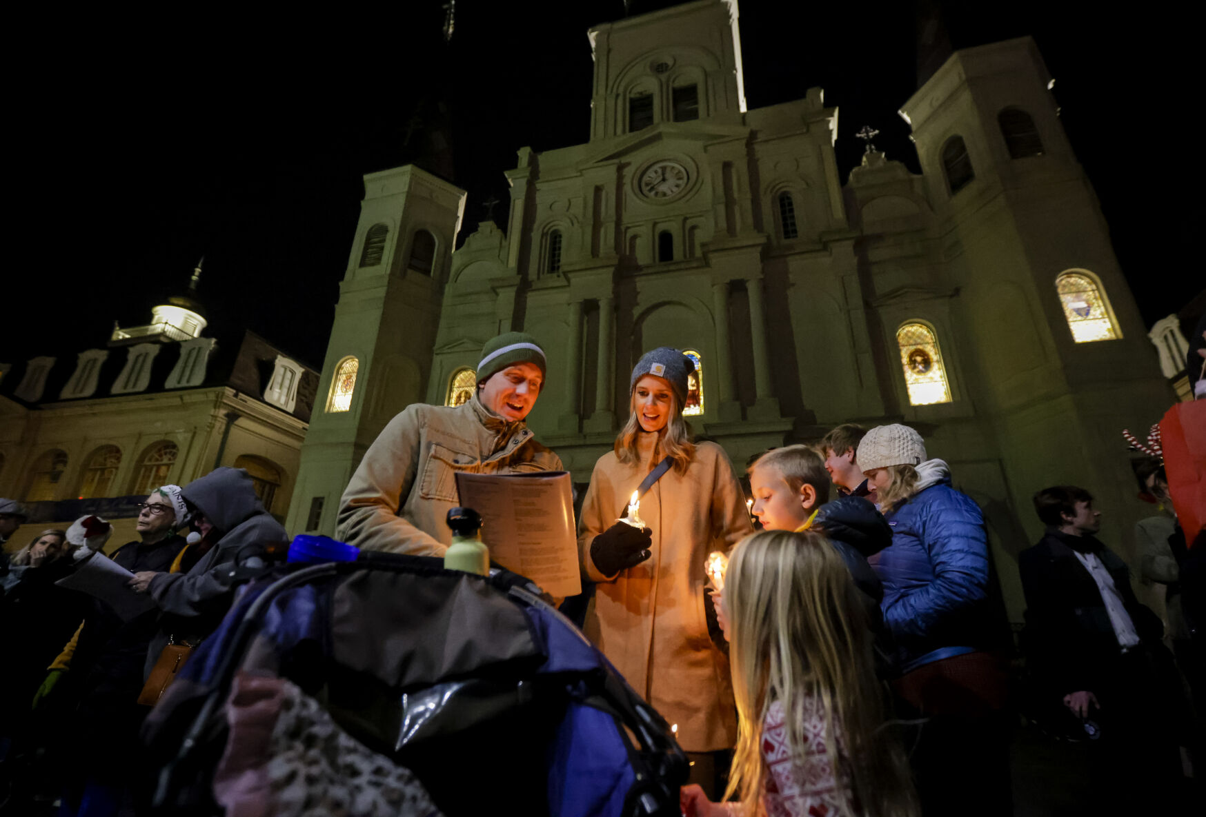 NO.fqcaroling.121922.075.jpg